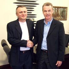 Президент "Динамо" Игорь Суркис (слева) и Оттмар Хитцфельд