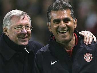 Алекс Фергюсон и Карлуш Кейруш (справа). Фото с сайта manutdzone.com